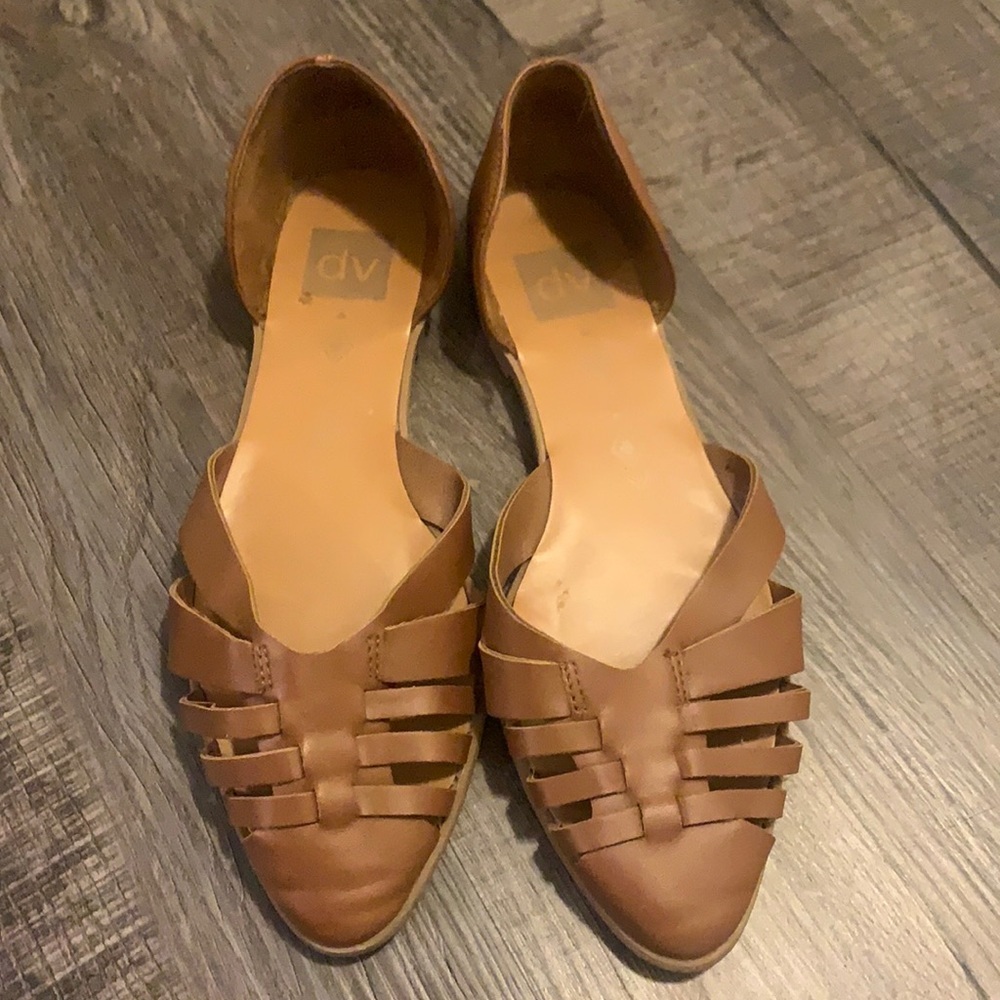9.5 DV target flat tan sandals